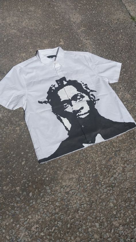 Hand painted t-shirt young thug Free young thug YSL Young Thug Shirt, Free Young Thug, Painted T Shirt, Young Thug, Custom Tshirts, Custom Shirts, Hand Painted, T Shirt, Clothes