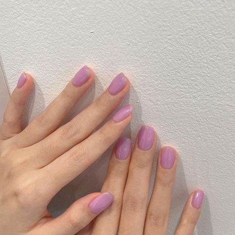 30 Best Spring Short Nails to Inspire You Short Nails For Spring, Spring Short Nails, Classy Short Nails, Nails Now, Simple Gel Nails, Short Nails Art, Pretty Gel Nails, Almond Acrylic Nails, Cute Gel Nails