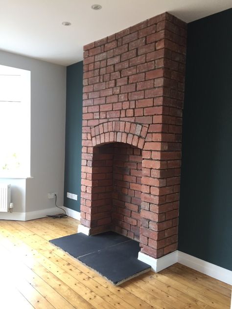 Exposed Brick Chimney, Empty Fireplace Ideas, Brick Chimney Breast, Empty Fireplace, Exposed Brick Fireplaces, Brick Living Room, Brick Chimney, Chimney Breast, Fireplace Hearth