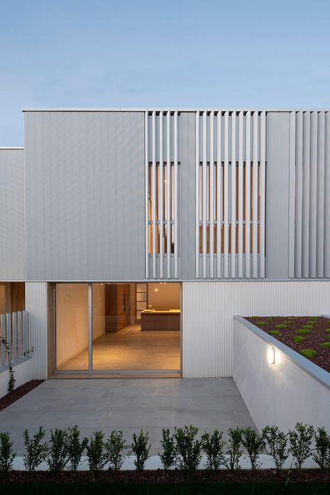 Gallery of 9 Houses in As Galeras / Díaz y Díaz Arquitectos - 11 Project Design Ideas, Henry Hill, Outdoor Landscape Design, Jones Road, Townhouse Exterior, Alexander Home, Facade Cladding, Arch House, Concrete Architecture