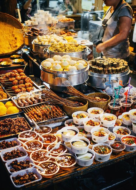 China Street Food, Street Food Asia, Banh Xeo, Street Food Market, Chengdu China, Asian Street Food, China Food, Photo Food, Korean Street Food