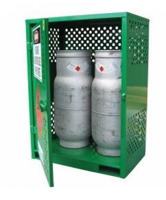 Our STOREMASTA® Vehicle Gas Cylinder Storage is a forkliftable unit that holds 2 x T size LPG cylinders. Constructed of heavy duty steel with secure storage and a flexible design that incorporates solutions to various potential OH&S issues encountered when handling large gas cylinders. Japanese Restaurant Interior, Diy Home Bar, Gas Cylinder, Dangerous Goods, Pallet Rack, Natural Ventilation, Workplace Safety, Flexible Design, Steel Structure