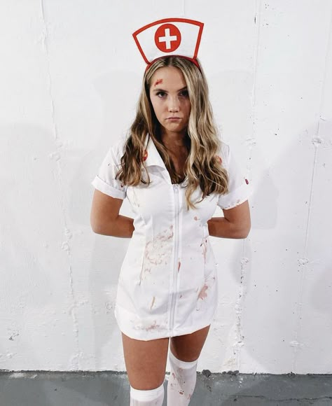 Hot Doctors Female Costume, Killer Nurse Costume, Classic Halloween Costumes For Women, Nurse Outfit Halloween, Halloween Nurse Costumes, Nurse Costume Women, Halloween Nurse Makeup, Nurse Halloween Costumes, Nurse Costume Halloween