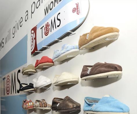 Buying TOMS shoes is a terrible way to help poor people - Vox Toms Shoes Outfit, College Usa, Toms Shoes Outfits, Toms Shoes Women, Red Toms, Cheap Toms Shoes, Shoe Wall, Toms Shoes Outlet, Tenis Vans