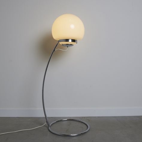 Listed on VNTG.com: Rare Italian Space Age style floor lamp, 1970s | #vntg #vintage Space Age Floor Lamp, Space Age Decor, Design Lighting, Space Age, Floor Lamp Lighting, Vintage Design, Vintage Designs, Floor Lamp, 1970s