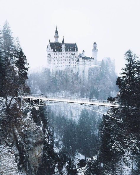 travel quotes inspirational life travel quotes adventure inspirational Castle Germany, 심플한 그림, Germany Castles, Neuschwanstein Castle, Beautiful Castles, A Castle, 그림 그리기, The Snow, Beautiful World