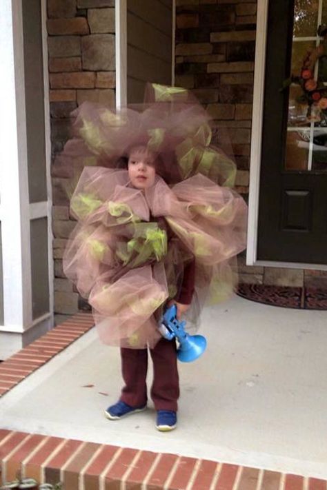 These parents listened to their kid's outrageous Halloween costume requests and totally delivered! Check out the hilarious outcomes! Pictured: Fart Fart Costume, Funny Kid Halloween Costumes, Halloween Costume Fails, Epic Halloween Costumes, Funny Boy, Boy Halloween Costumes, Parenting Fail, Memes Humor, Diy Halloween Costumes