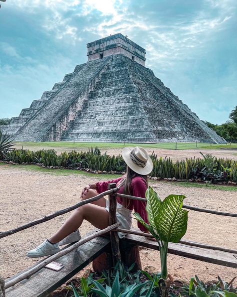 piramide de chichen itza Chichen Itza Outfit, Mexico Travel Guides, Scenic View, Chichen Itza, Ancient Cultures, Mexico Travel, Scenic Views, Cancun, Tulum