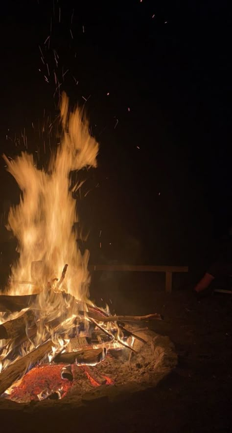 Camp Fires, Bon Fire, Camp Fire, Smores Fire Aesthetic, Campfire Aesthetic Night, Camping Fire Aesthetic, Forest On Fire Aesthetic, Camp Fire Aesthetic Dark, Camping Pics