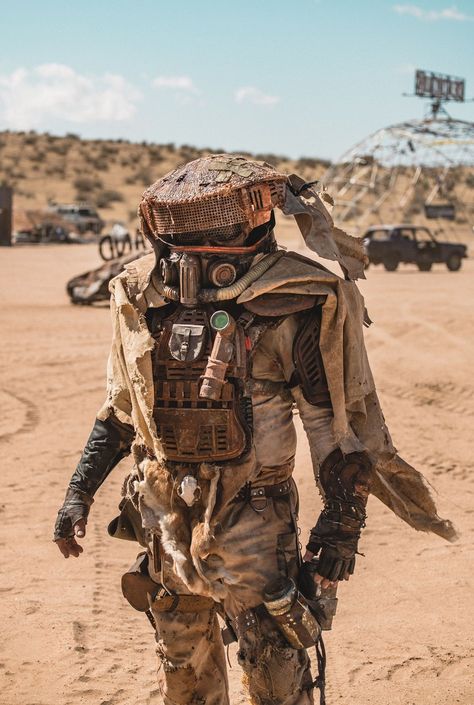 Apocalypse Fashion, Wasteland Warrior, Apocalypse Character, Post Apocalyptic Costume, Apocalyptic Clothing, Wasteland Weekend, Dystopian Fashion, Fallout Art, Apocalyptic Fashion