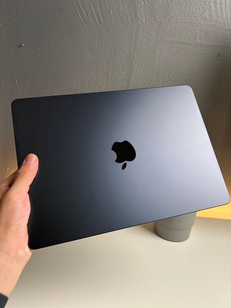 Apple Macbook Air M2 Midnight, Macbook M2 Aesthetic, Macbook Pro M2 2022, Macbook Air M2 Midnight Wallpaper, Macbook Air 2022 M2, Macbook Pro M2 Aesthetic, Midnight Macbook Air Aesthetic, Macbook Air Colors, Macbook Air Midnight Aesthetic