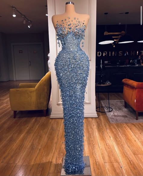 Stile Kylie Jenner, Gorgeous Prom Dresses, Prom Girl Dresses, Senior Prom Dresses, Classy Prom Dresses, Stunning Prom Dresses, Iconic Dresses, Glamour Dress, Prom Dress Inspiration