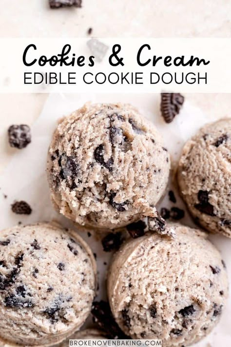 If you like Oreos and eating raw cookie dough, this Edible Cookies and Cream Cookie Dough recipe is for you! It's egg free and uses heat-treated flour so it's totally safe to eat, and it's easy to make in less than 10 minutes! Grab the full recipe on brokenovenbaking.com. Toasted Flour, Easy Edible Cookie Dough, Cookies And Cream Cookie, Cookie Dough Dessert, Oreo Cookie Dough, Top Desserts, Pollo Teriyaki, Love Bakes Good Cakes, Edible Cookie Dough Recipe