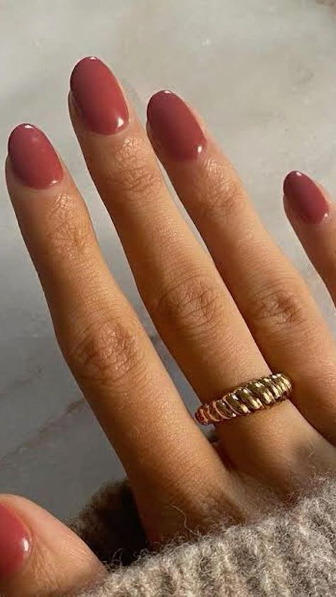 Monochromatic Nails, Manicured Nails, Nail Colours, Red Nail, Metallic Nails, Shellac Nails, Fall Nail Colors, Autumn Nails, Classy Nails