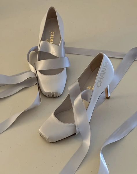 Wedding Heels Brides, Aesthetic Heels, Ballet Heels, Dr Shoes, Stunning Shoes, Fancy Shoes, Girly Shoes, Aesthetic Shoes, Ballet Slippers