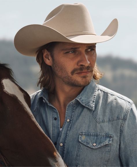 Yellowstone Kayce, Kayce Dutton, Yellowstone Series, Luke Grimes, Dutton Ranch, Blue Denim Shirt, Felt Cowboy Hats, Womens Biker Jacket, Morgan Wallen