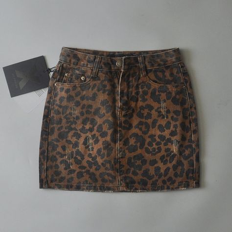 Leopard skirt outfit