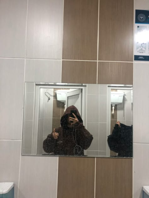 Fake Mirror Selfie Snap, Fake Photos Instagram Story, Mirror Pictures Selfie, Collage Photo Frame Design, Fake Photo Short Hair, Image Couple, Nightclub Aesthetic, Best Friend Pictures Tumblr, Fake Foto