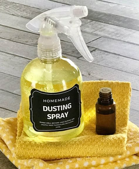 Diy Dusting Spray, Dust Spray, Homemade Shower Cleaner, Dusting Spray, Clean Baking Pans, Cleaning Painted Walls, Homemade Cleaners, Essential Oils Cleaning, Deep Cleaning Tips