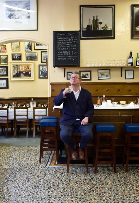 Fergus Henderson of St John restaurant London happily at Sweetings St John Restaurant, Fergus Henderson, Airplane Food, Restaurant London, London Restaurant, Restaurants In London, British Pub, Hotel Interior Design, Go To New York