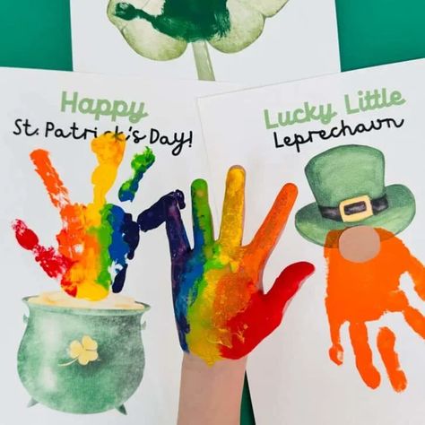 DIY RECYCLED BOTTLE BUBBLE BLOWER Leprechaun Handprint, Shamrock Art Projects, Shamrock Printable, Handprint Printable, Shamrock Art, Shamrock Craft, Weaving For Kids, Fine Motor Skills Activities, Fish Crafts