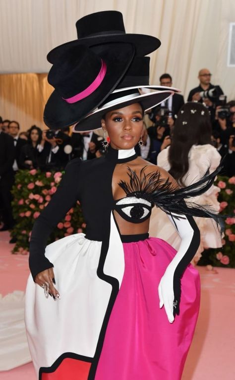 Met Gala goes 'camp' for 71st annual fashion extravaganza | CBC News Extravaganza Outfit, Extravaganza Fashion, Camp Couture, Gala Pictures, Africa Burn, 2019 Red Carpet, Camp Fashion, Met Gala Outfits, Liza Koshy