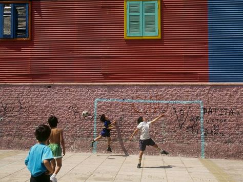 Street Soccer    Children play a game of pickup futbol in the La Boca neighborhood of Buenos Aires, just blocks from the stadium of the Boca Juniors. Kids Playing Football, Football 101, Street Football, Street Soccer, Sports Academy, Street Game, Soccer Photography, Football Photography, Soccer Life