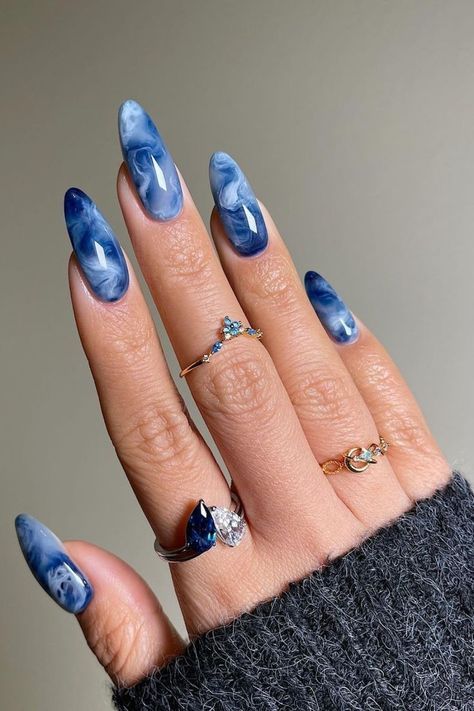 Nails Blue Design, Nails Summer Blue, Almond Nails Blue, Blue White Nails, Blue Nails Inspiration, Nails Blue And White, Nails Glamour, Navy Blue Nails, Unghie Nail Art