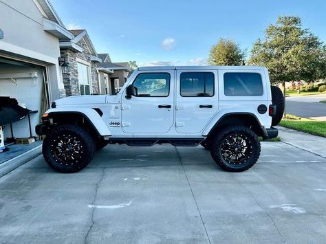 White Keep Wrangler Aesthetic, White Jeep Wrangler Interior, Jeeps White, Lifted White Jeep, Jeep Wrangler 2024, 2024 Jeep Wrangler, White Rubicon Jeep, White Jeep Wrangler Aesthetic, White Jeep Wrangler Rubicon