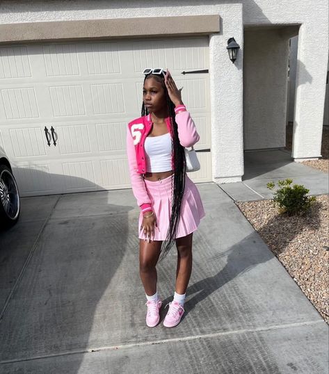 Pink Birthday Outfit 13, Birthday Outfits Black Girls Teens, Birthday Outfit Black Teenage Girl, Birthday Outfits Black Teenage Girl, Sneaker Ball Outfit Ideas Pink, Cute 13th Birthday Outfits, Pink Bday Outfit Ideas, Birthday Outfits For 14th Birthday, Sweet 16 Outfits Summer