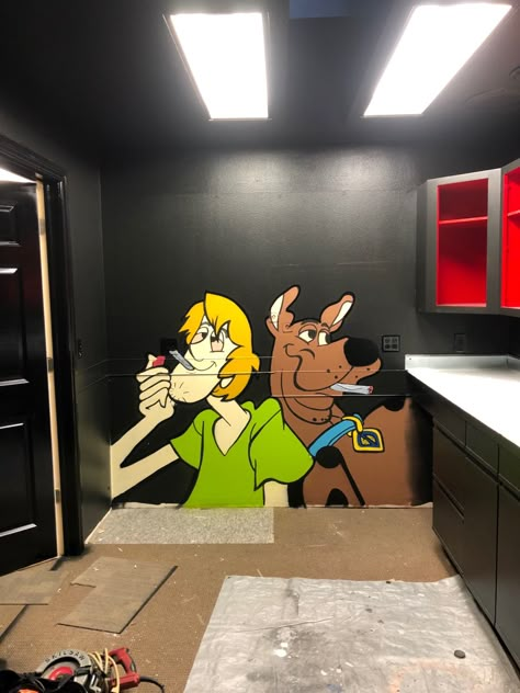 Cartoon Wall Art Drawings, Scooby Doo High Painting, Scooby Doo Graffiti, Wall Drawings Ideas, High Characters Painting, Scooby Doo High, Scooby Doo Bedroom, Graffiti Room Ideas, Scooby Doo Painting