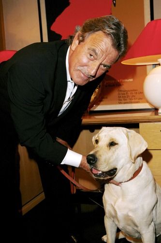 Victor Newman & Zapato Victor Newman, Roberta Flack, Eric Braeden, Soap Opera Stars, Pampered Pooch, Power Man, Soap Stars, The Young And The Restless, Celebrity Sightings