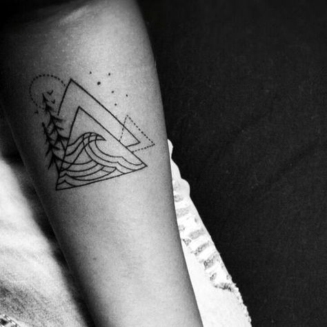 40 Mountain Wave Tattoo Ideas For Men - Nature Designs Tattoo Mountain, Wave Tattoo Design, Petit Tattoo, Sea Tattoo, Water Tattoo, Ocean Tattoos, Tattoos Geometric, Mountain Tattoo, Waves Tattoo