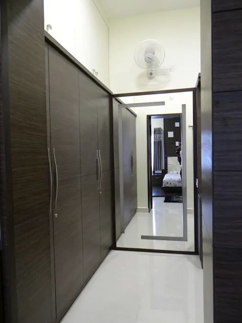 First floor master bedroom dressing: dressing room by hasta architects | homify Bedroom Design Indian, Small Dressing Rooms, Indian Bedroom Decor, Indian Bedroom, Dressing Room Closet, Simple Bedroom Design, Wardrobe Door Designs, Dressing Table Design, Bedroom Closet Design