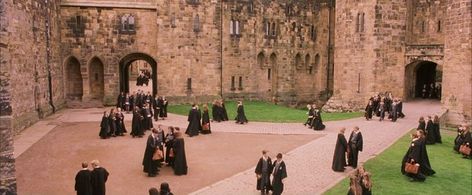 Training Grounds, Harry Potter Wall, Alnwick Castle, The Sorcerer's Stone, Hogwarts Aesthetic, Hogwarts Castle, Harry Potter Aesthetic, Harry Potter Series, Harry Potter Movies