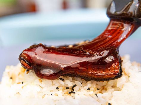 This Glossy Homemade Unagi Sauce Takes Just Two Steps Tare Sauce Recipe, Eel Sauce Recipe, Mayonnaise Recipes, Korean Fried Chicken Recipe, Unagi Sauce, Homemade Mayonnaise Recipe, Teriyaki Sauce Recipe, Japanese Sauce, Steamed Clams