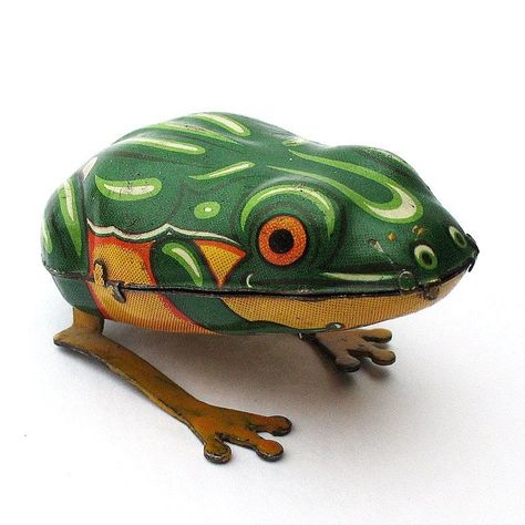 3" tin frog wind-up toy, Germany, 1945-50, maker unknown. Frog Toy, Wind Up Toy, German Toys, Frog Jewelry, Frog Crafts, Frog Decor, Toys Collection, Toy Maker, Space Toys