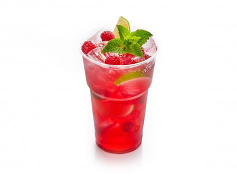 Refreshing soda drink, fruit and raspber... | Premium Photo #Freepik #photo Fast Food Delivery, Green Cocktails, Menu Healthy, Summer Detox, Berry Cocktail, Mojito Drink, Mint Cocktails, Raspberry Mojito, Strawberry Mojito