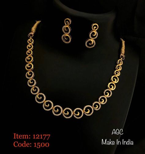 10grms Gold Necklace Designs, Gold Jewelry Simple Necklace Unique, Heavy Gold Necklace, Indian Gold Necklace Designs, Unique Gold Jewelry Designs, Delicate Gold Jewelry, Gold Jewels Design, Gold Jewelry Outfits, New Gold Jewellery Designs