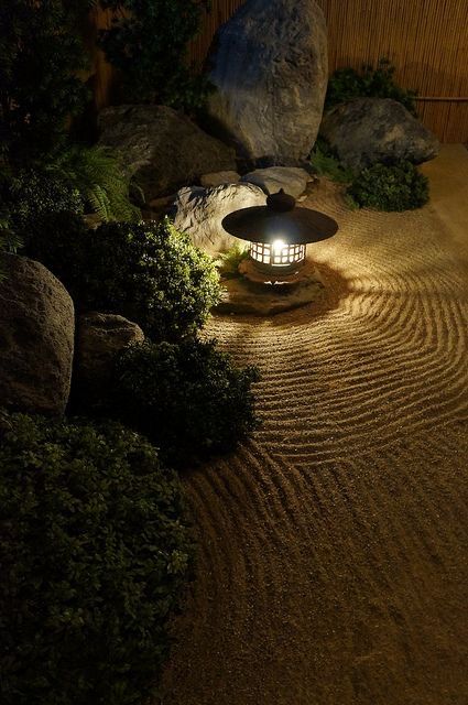 Cozy Landscaping, Garden At Night, Entrance Lighting, Outdoor Entrance, Zen Garden Design, Japanese Zen Garden, Meditation Garden, Japan Garden, Japanese Garden Design