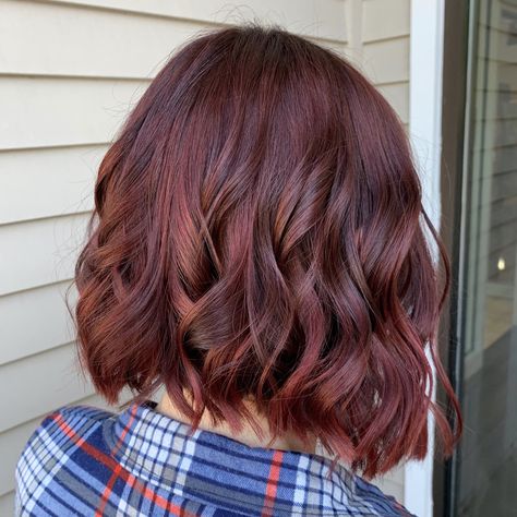 Dark Red Bob, Shortish Hair, Dark Auburn Hair, Red Hair Inspo, Red Brown Hair, Hair Color Auburn, Light Hair Color, Short Hair Balayage, Balayage Brunette