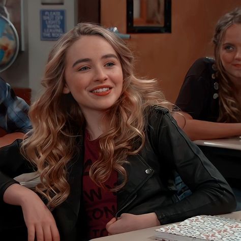 Maya From Girl Meets World, Maya Girl Meets World, Sabrina Carpenter Girl Meets World, Girl Meets World Maya, Hart Icon, Maya Girl, Maya Hart, World Hair, Leather Jacket Girl