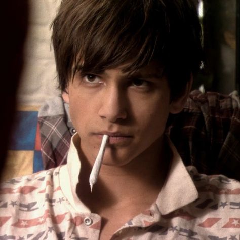 Freddie From Skins, Freddie Skins, Luca Pasqualino, Effy And Freddie, Film Edits, Uk Tv Shows, Luke Pasqualino, Skins Characters, Skin Aesthetics