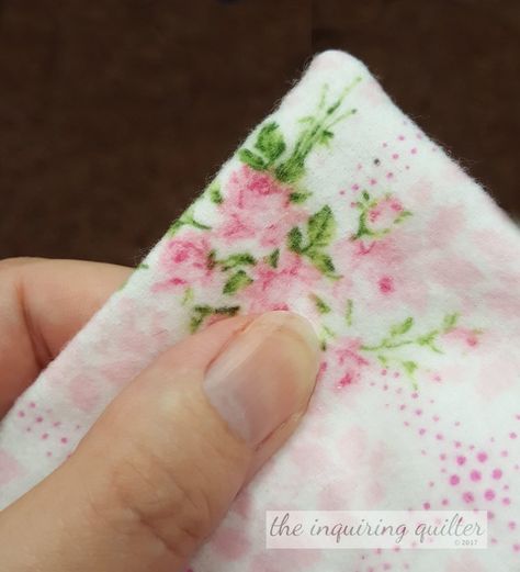 Easy Flannel Baby Blanket Baby Things To Sew, Baby Blanket Diy, Lightweight Baby Blanket, Baby Quilt Size, Baby Blanket Tutorial, Flannel Baby Blanket, Trendy Baby Blankets, Diy Baby Blanket, Baby Diy Projects