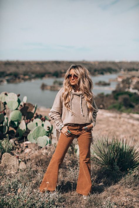 Western Boho Outfits, Boho Western Outfits, Ethno Style, Southern Outfits, Western Style Outfits, Hippie Pants, Mama Style, Western Boho, Mode Inspo