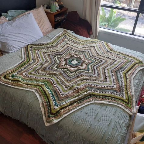 This blanket is extremely special to me. I started making it the day before my childhood cat passed away. She was an amazing companion and loved laying on crochet blankets. I know she would've loved this blanket <3 This blanket will forever be a symbol of my love for her, she was my star. Pattern: 6 day star blanket by @bettymcknit Tags: #crochet #crochetinspiration #handmade #sixdaystarblanket #crochetersofinstagram #crochetblanket #crochetaddict #crocheting #craft #handmadeisbetter #slow... Crochet 6 Day Star Blanket, Six Day Star Blanket, 6 Day Star Blanket Crochet, 6 Day Star Blanket, Star Blanket Crochet, My Love For Her, Crochet Star Blanket, Star Blanket, Love For Her