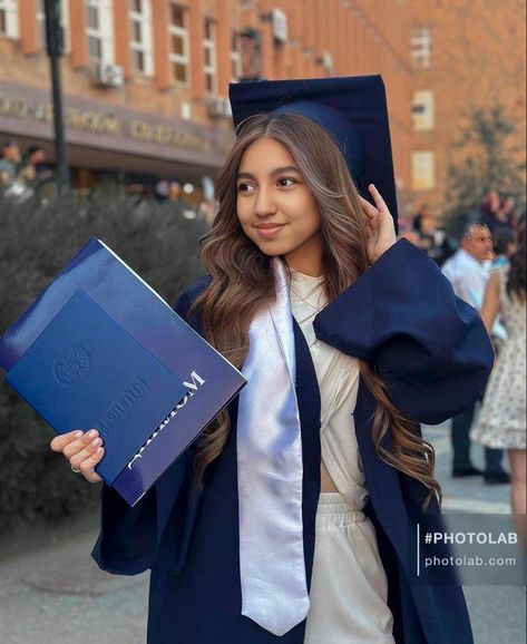 Graduation Cap Design Ideas, Hairstyles Graduation, Hair Graduation, Cap Design Ideas, Grad Hairstyles, Graduation Hairstyles With Cap, Graduation Hair, College Graduation Pictures Poses, Graduation Look