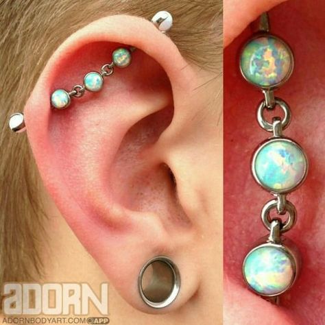 Industrial Piercing Jewelry Elegant, Disconnected Industrial Piercing, Cute Industrial Jewelry, Industrial Piercing Ideas, Industrial Piercings, Piercing Industrial, Industrial Piercing Jewelry, Cool Piercings, Loc Jewelry