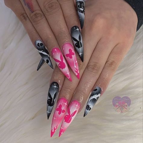 Y2k Nails Airbrush, Airbrushed Nails 90s, Air Brush Nails Designs, 90s Airbrush Nails, Air Brushed Nails, Airbrush Art Nails, Airbrush Acrylic Nails, Airbrush Nails Designs, Chola Nails