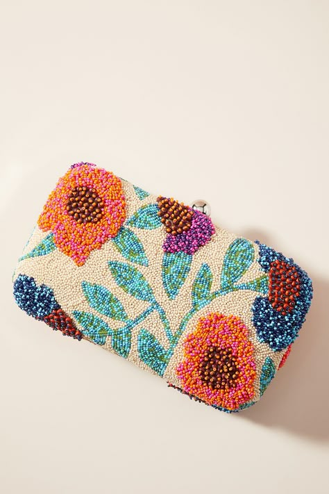 Embroidered Clutch Bag, Fancy Clutch, Beaded Clutch Bag, Motifs Perler, Embroidered Clutch, Embroidery Bags, Beading Techniques, Bridal Clutch, Boho Bags